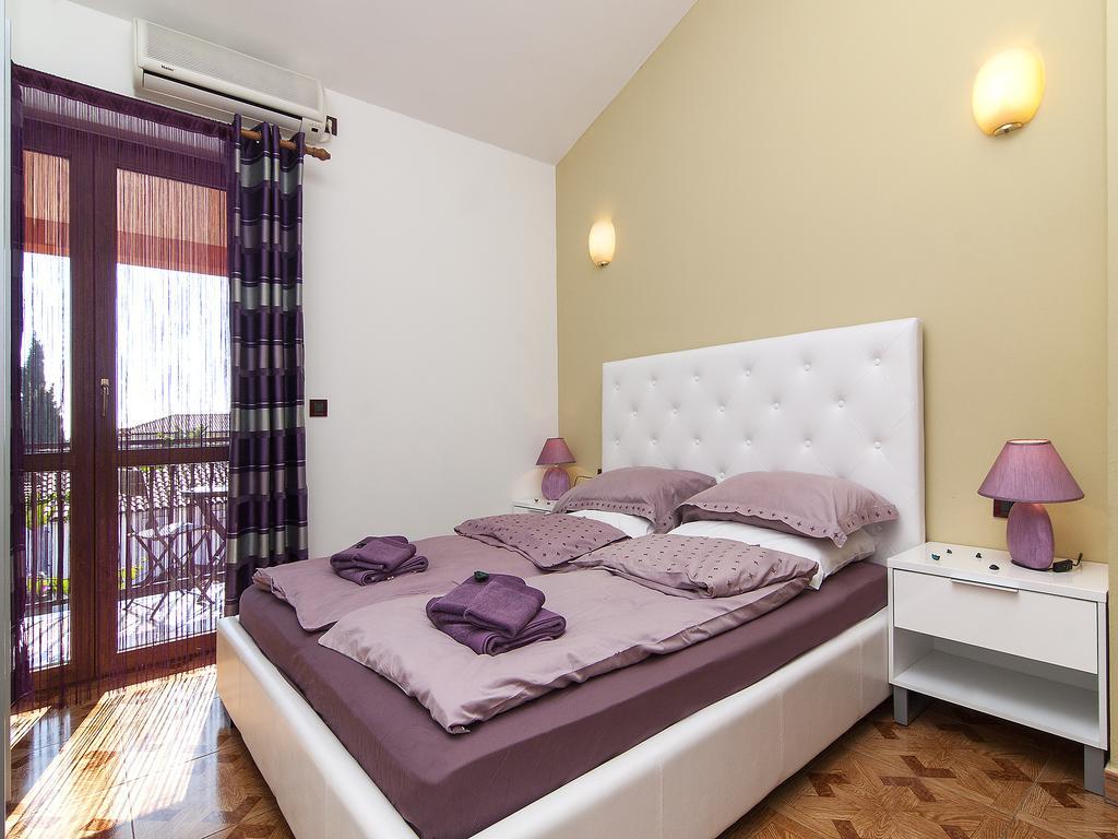Apartments Cvek Rovinj Bagian luar foto
