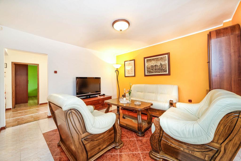 Apartments Cvek Rovinj Bagian luar foto